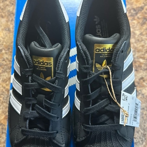 Black and white Adidas Superstar Sneakers - New In Box With Tags - Picture 4 of 4